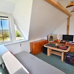 House With Private Garden And Pier Casa vacanze