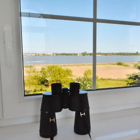 House With Private Garden And Pier Сasa de vacaciones Podamirowo