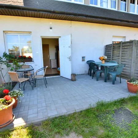 House With Private Garden And Pier Сasa de vacaciones Podamirowo