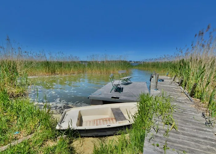 House With Private Garden And Pier Podamirowo
